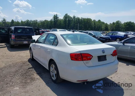 2013 Volkswagen Jetta 2.0L Tdi from USA, damaged, VIN 3VWLL7AJ5DM303196